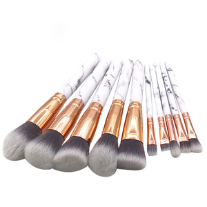 Open image in slideshow, Brochas de Maquillaje Plata
