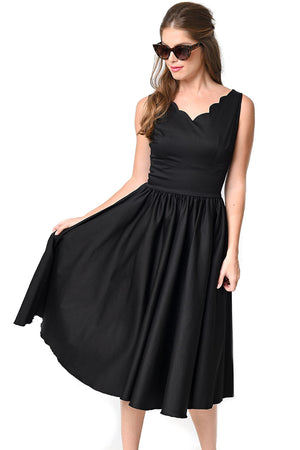 Open image in slideshow, Scallop Neck Cinched Waist Ladylike Vintage Dress
